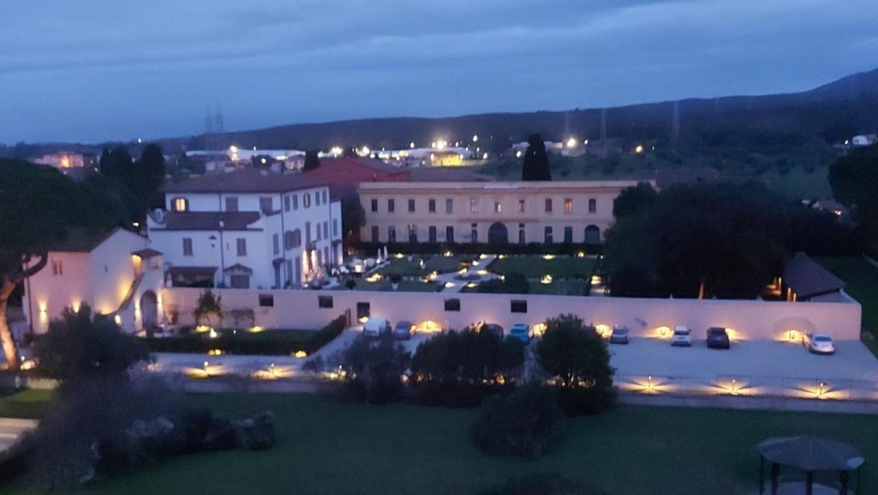 La Villa Apartments - Convenient For Sardinia And Corsica - 4 Beds - Private Parking Included With Camera ليفورنو المظهر الخارجي الصورة