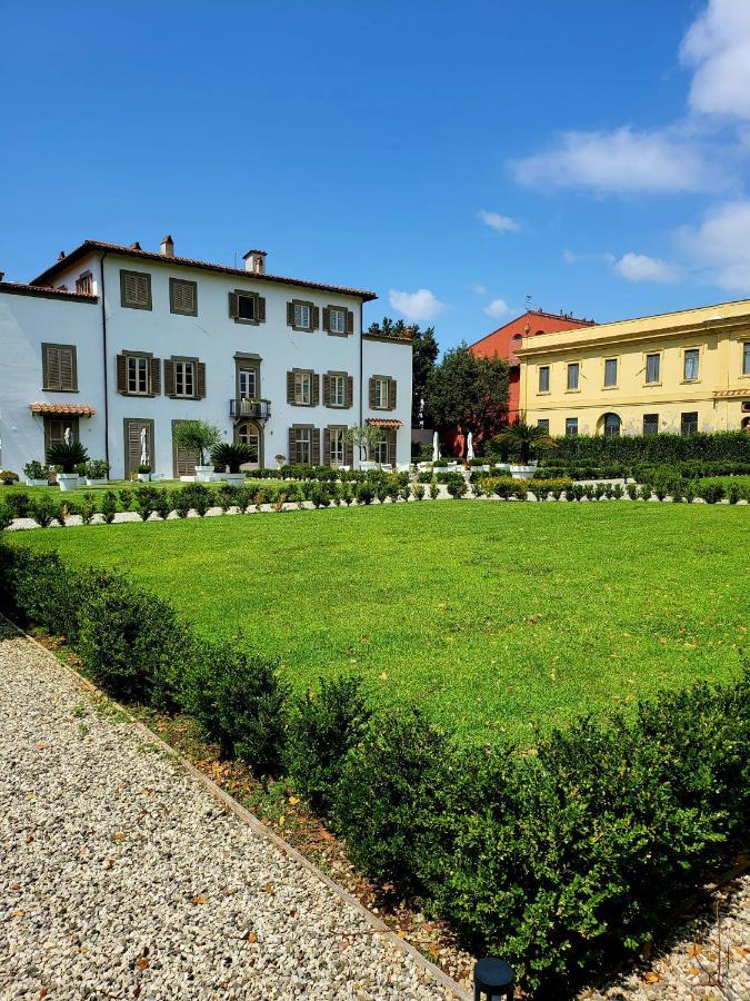 La Villa Apartments - Convenient For Sardinia And Corsica - 4 Beds - Private Parking Included With Camera ليفورنو المظهر الخارجي الصورة